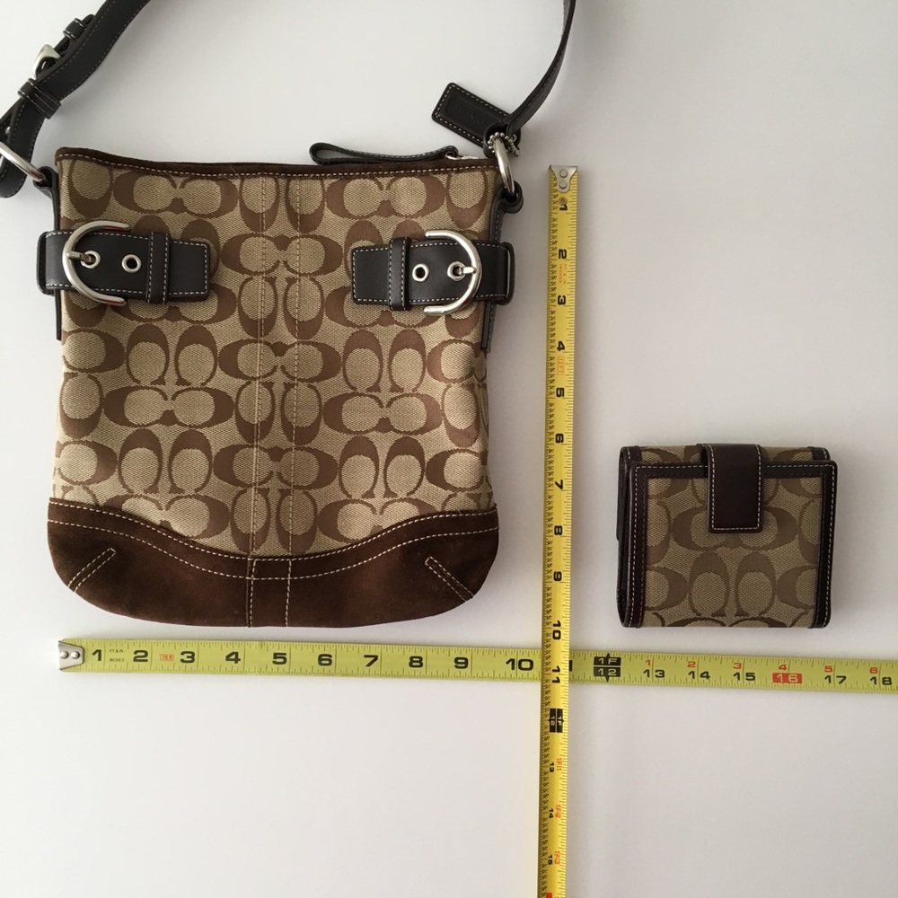 {Coach} Signature Handbag with Wallet - Picture 6 of 8